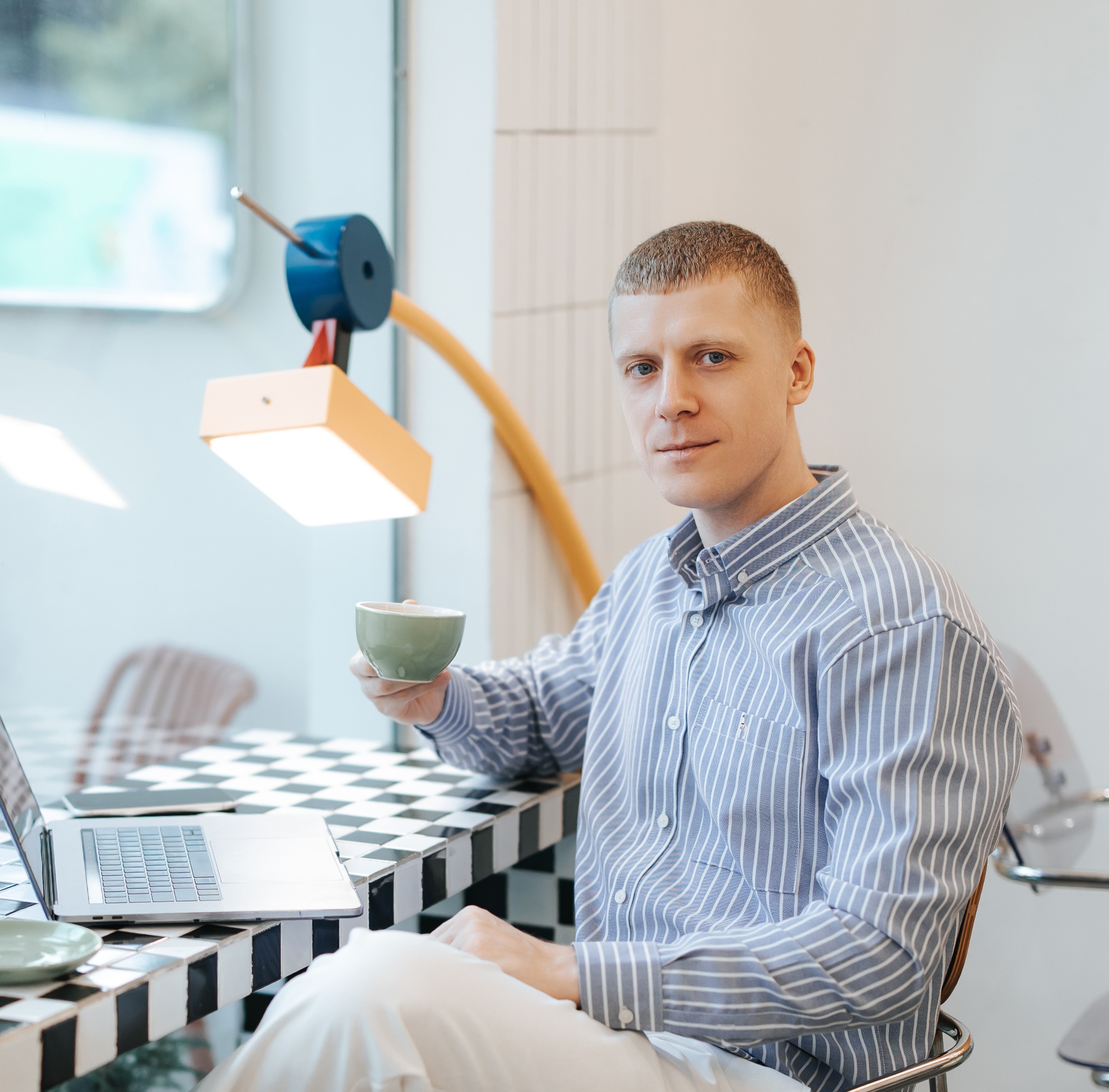 Александр Беляков за работой